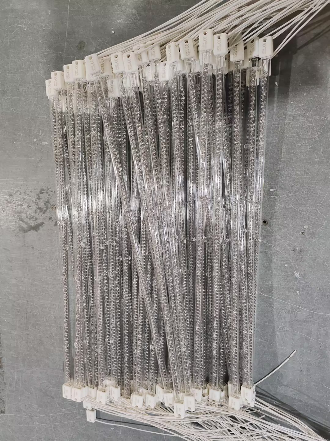 Technical Specifications and Application of 960mm 1500W R7s Halogen Heating Lamps